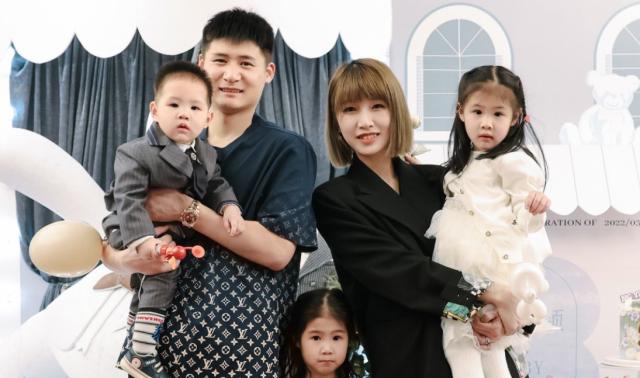 下载入口-周云妻子谈讨薪：这本就是苏宁欠我们的钱