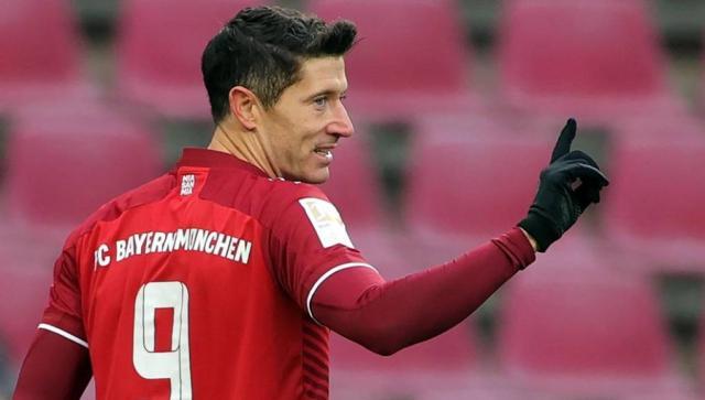 PG Play Store-FIFA评选得分：莱万小胜 图赫尔满分 门迪平分当选