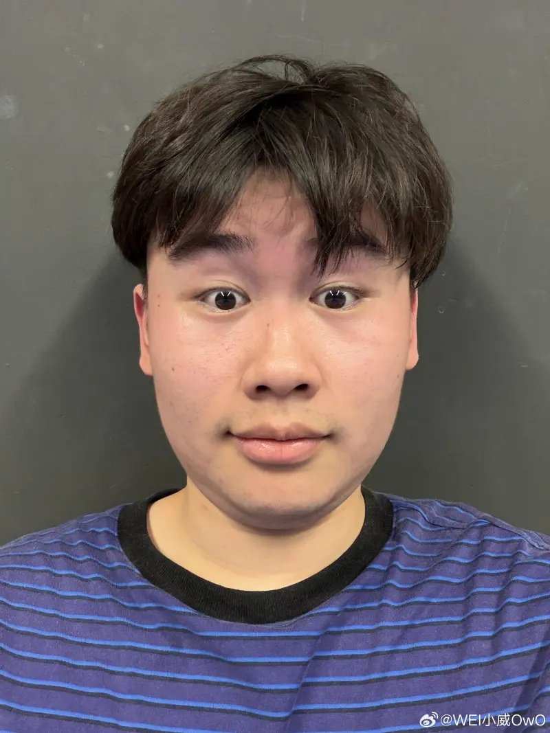 PG Play Store-羽毛球、吃饭和猫咪，Wei分享日常和自拍照：🏸🍛🐈